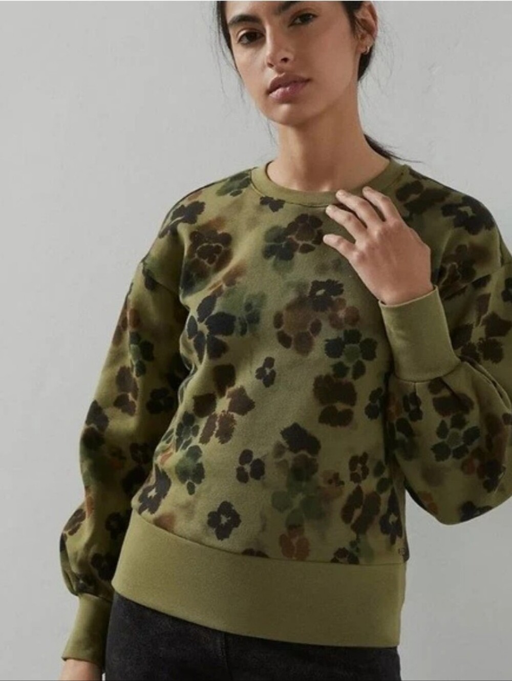 SCOTCH AND SODA Women’s Olive Floral Camouflage Sweatshirt